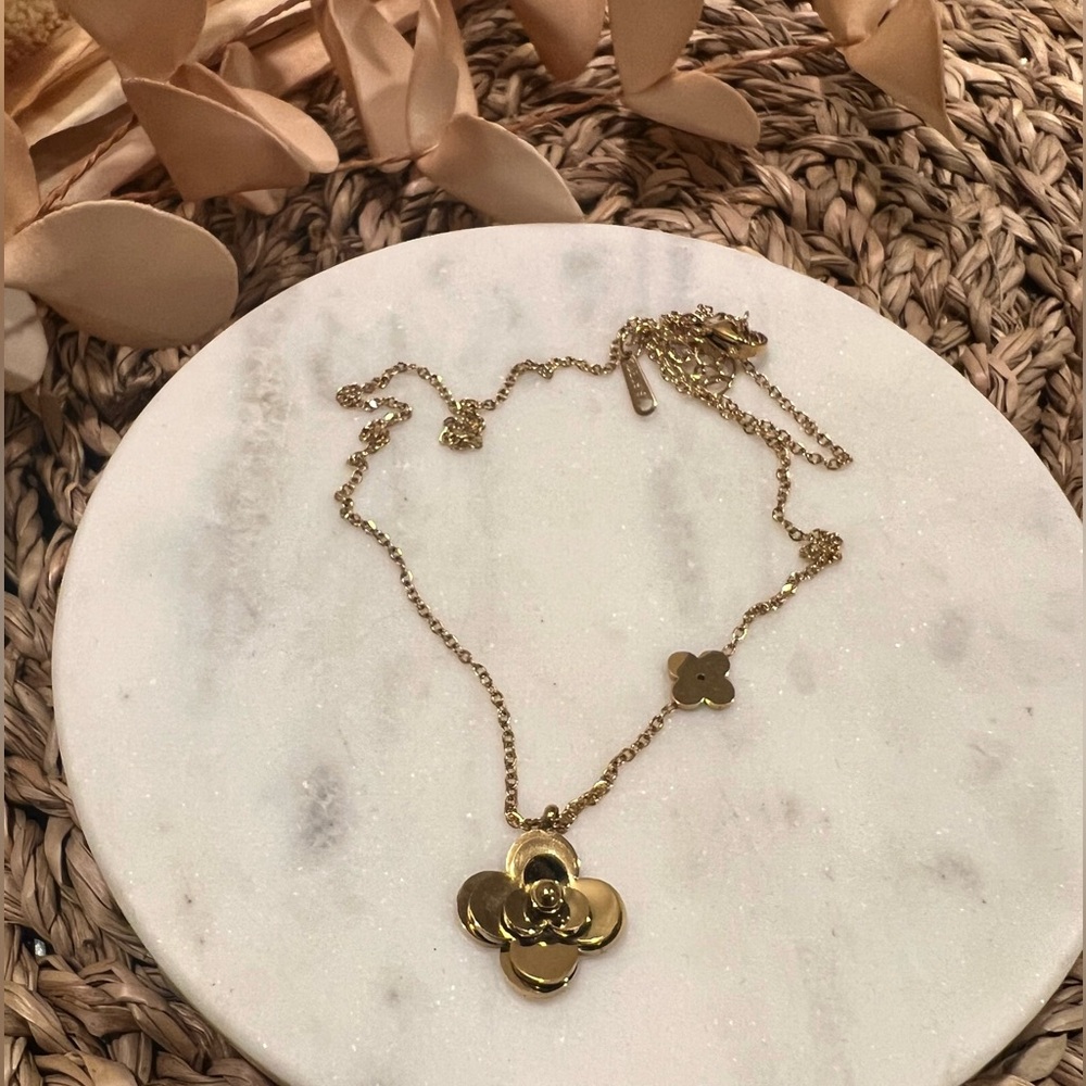 New Flower Necklace